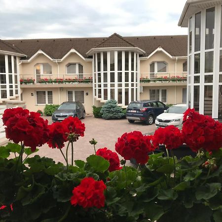 Villa Brussels Deva Exteriér fotografie